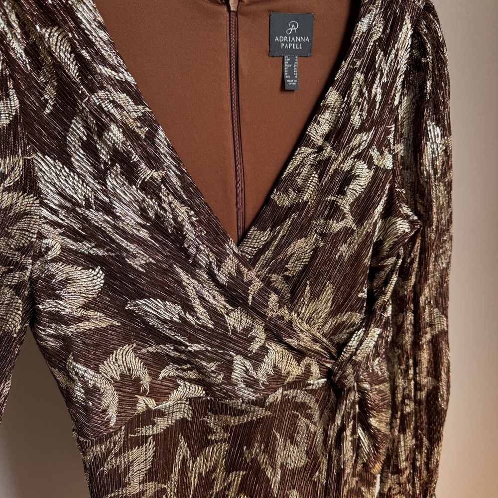 NWT Adrianna Papell V-Neck Palm Leaf Metallic Crinkle Knit Faux Wrap Dress Sz 6 - Picture 8 of 12